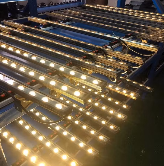 IP65 Programmable couleur RGBW DMX Spi matrice LED Pixel barre lumineuse linéaire mur LED rondelle pour la décoration de scène d'événement de boîte de nuit